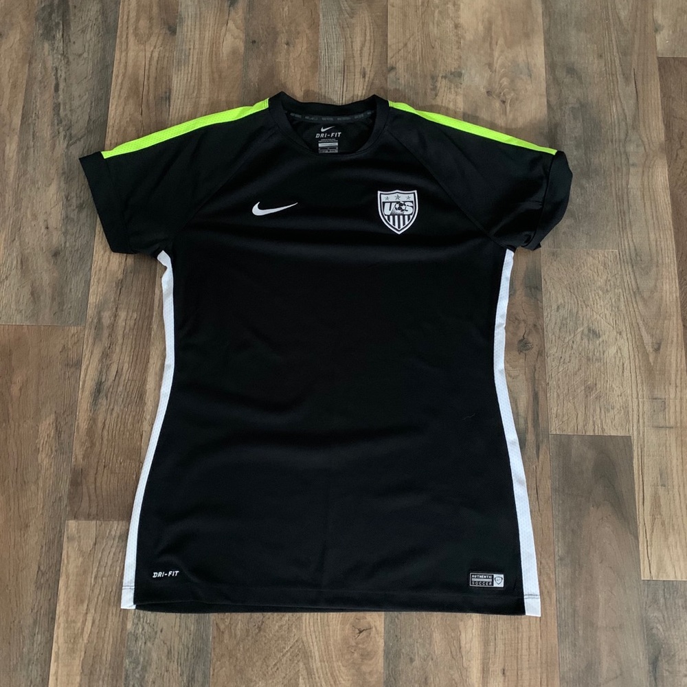 Women’s Nike Soccer Shirt - Size medium